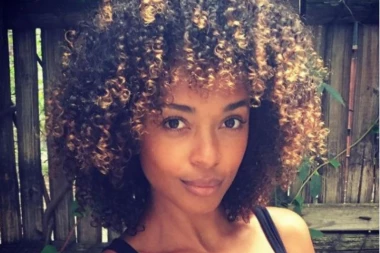 (FOTO) OVOJ LEPOTICI SE ZAMERIO ĐOKOVIĆ: Novak ponovo mora da je rastuži, njenom mužu se to nimalo neće svideti!