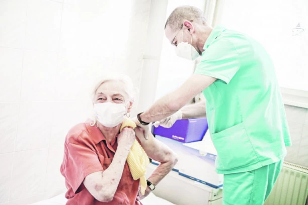 OSEĆAM SE ODLIČNO! Virusolog Ana Gligić se vakcinisala, pa otkirla za Srpski telegraf: KINESKA VAKCINA JAČA OD MUTACIJA!