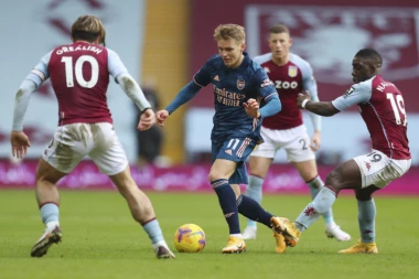 SVE JE REŠENO U 2. MINUTU: Arsenal PAO na "Vila parku"!