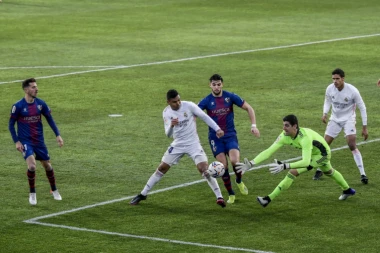 ZIDANOVE MUKE: Real prošao GOLGOTU u Ueski!