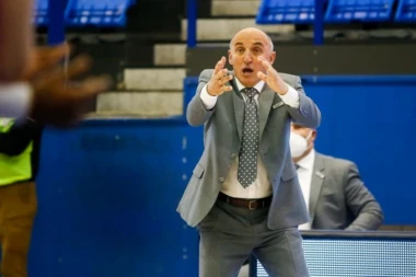 ŠEF BARANA BESAN POSLE PORAZA U POSLEDNJOJ SEKUNDI: Pavićević POVILENEO, tvrdi da mu JE USKRAĆENO PRAVO NA SLOBODAN GOVOR!