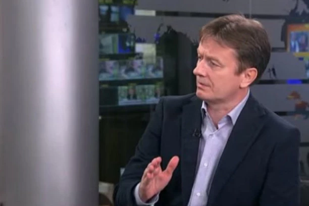 (VIDEO)  Darko Glišić, predsednik izvršnog odbora SNS-a: Srbija ima predsednika koji 24 časa brine!