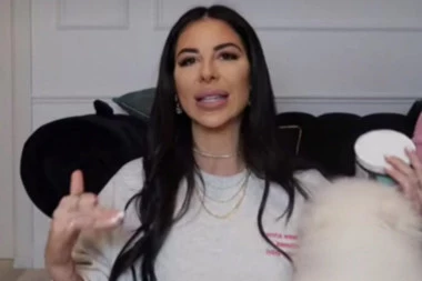 (VIDEO) Pohvalila se, a bolje da nije: Zorana daje psu LEKOVE ZA SMIRENJE - NACIJA U ŠOKU!