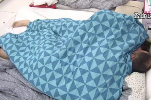 (VIDEO) PRED SVIMA! Vrela akcija MAJE I ALENA!