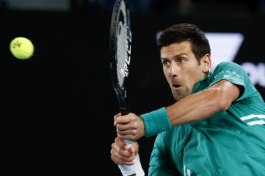 VANZEMALJSKA PARTIJA NOVAKA ĐOKOVIĆA: Srbin pokazao ko je gazda u Melburnu, Francuz NASTRADAO na startu AO!