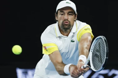 POTPUNO SLOMLJEN: Đokovića će zaboleti ove reči!