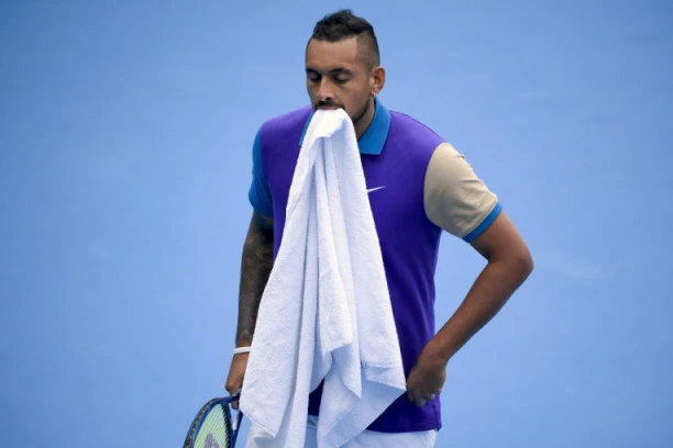 KIRJOS NASTAVLJA DA SE BLAMIRA: Australijanac se poredi sa "velikom trojkom", a morao je da ISPROZIVA ĐOKOVIĆA!