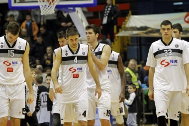 GROBARI GLEDAJU I NE VERUJU: U Partizanu nije MOGAO da se SASTAVI, a sad je ubacio 49 poena!