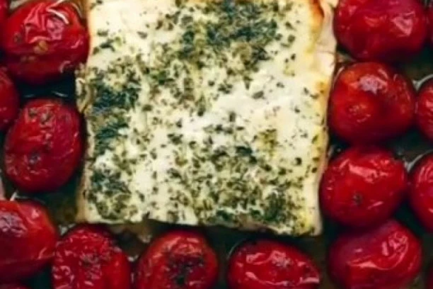 (RECEPT) Gastronomski fenomen za kojim je ceo svet poludeo: Ovako ukusno jelo još niste probali! TAJNI SASTOJAK - FETA!