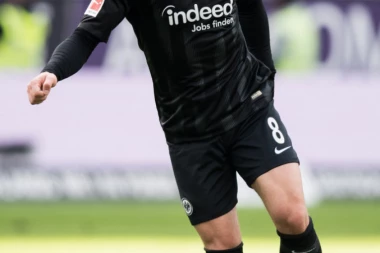 (FOTO) KAPA DOLE: Luka Jović se priključio fudbalskoj eliti, gest vredan divljenja!