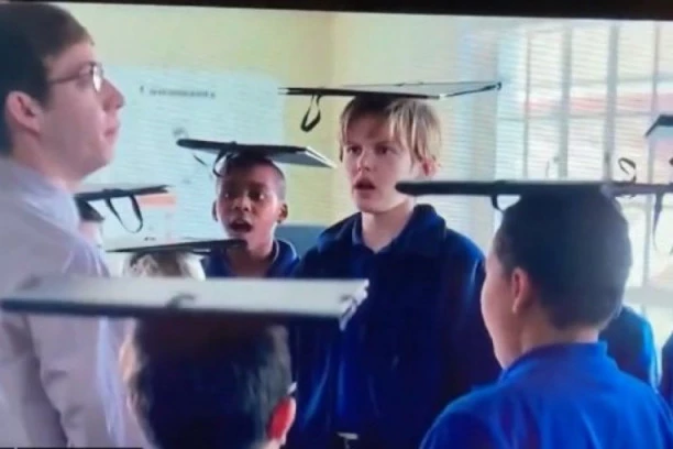 (VIDEO) U ČEMU JE TAJNA SRPSKE PESME KOJA JE ZALUDELA SVET? Numera se pojavljuje u jednom američkom filmu, a izvodi je i čuveni Hor bečkih dečaka!