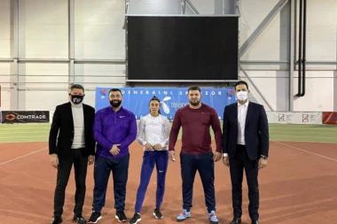 UVEK UZ NAŠE ŠAMPIONE: Ministar Udovičić posetio trening naših najboljih atletičara