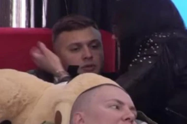 (VIDEO) JOVANA MISICA POKAZALA PRAVO LICE, IZLANULA SE PRED KARIĆEM ZA SVE PARE: Isplivao dokaz da je SVE BILA GLUMA?