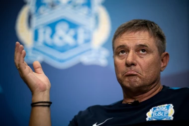 FUDBALERI OPČINJENI NOVIM SELEKTOROM "ORLOVA": Piksi je srpski car VOLJENIJI OD MARADONE!