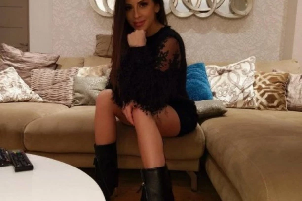 ANA SEVIĆ OBJAVILA PRVU SLIKU SVOJE BEBE: Ponosna mama otkrila kako izgleda njena ćerka Sena!