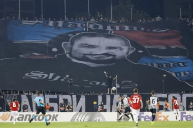 SEGUNDA GORI, "GROBARI" U TRANSU: Bivši centarfor Partizana VREDI 30.000.000 evra!