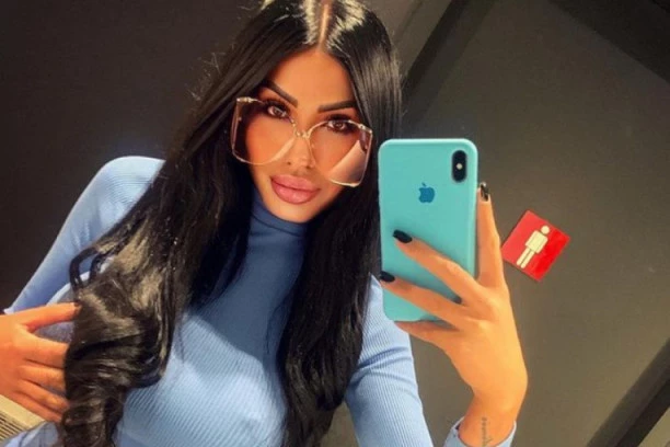 (FOTO) TIJANA AJFON TVERKUJE NASRED RESTORANA NAKON HAPŠENJA: Pogledajte prizor starletine zadnjice u toku đuskanja, JAVNOST ZGRANUTA!