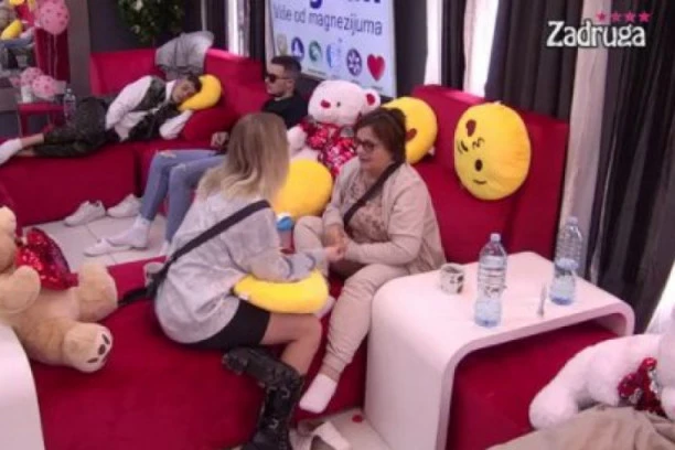 (VIDEO) Sanja Stanković BESNA otkrila Nadici tajnu Mine Vrbaški!