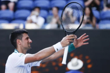 (FOTO) SUZA SUZU STIŽE: Đokovićev emotivni oproštaj od Balaševića!