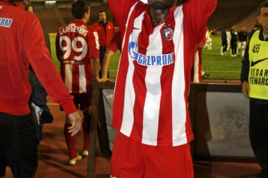 POTPISUJE ZBOG TITULE: Vratio se Li Adi!