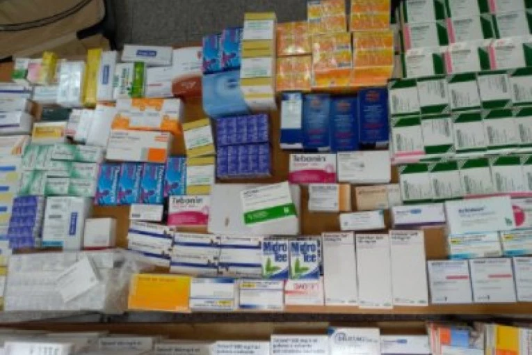 OVI SE SPREMALI DA OTVORE APOTEKU! Na "Gradini" carinici ušli u autobus i samo što nisu popadali u nevest kad su videli šta je u njemu!