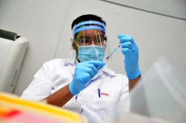 BROJ SLUČAJEVA KORONE NAGLO PORASTAO: Češka bi mogla da uvede Sputnjik V i bez odobrenja Evropske unije!