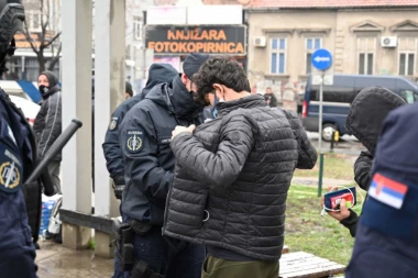 (FOTO) Velika akcija beogradske policije: Pronađeno 68 ilegalnih migranata, transportovani u prihvatne centre