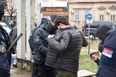 (FOTO) Velika akcija beogradske policije: Pronađeno 68 ilegalnih migranata, transportovani u prihvatne centre
