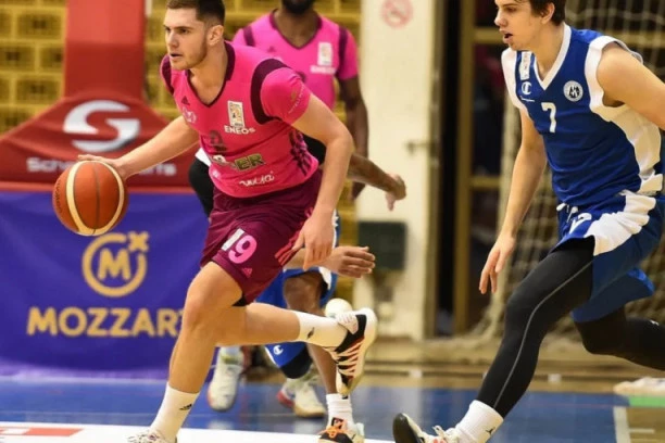 BEZ IZNENAĐENJA: Mega se prošetala do polufinala Kupa!