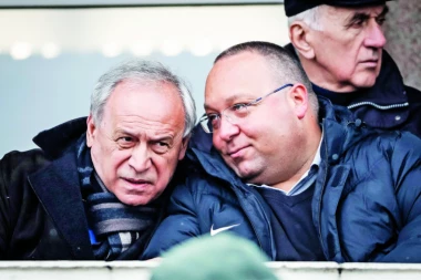 VUČELIĆ ZAGRMEO: Sve oko Asana je PREVARA, dogovarao se sa DRUGIM KLUBOM!