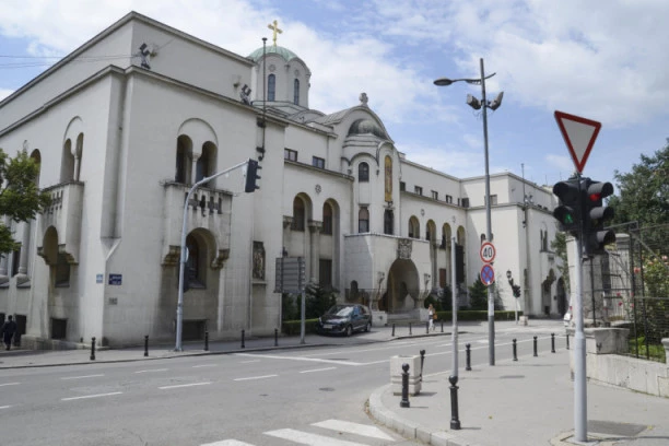 RASKRINKANA BRUTALNA LAŽ! IZVOR IZ SPC OTKRIVA: Ne, vladike nisu odsele u hotelu Hilton!