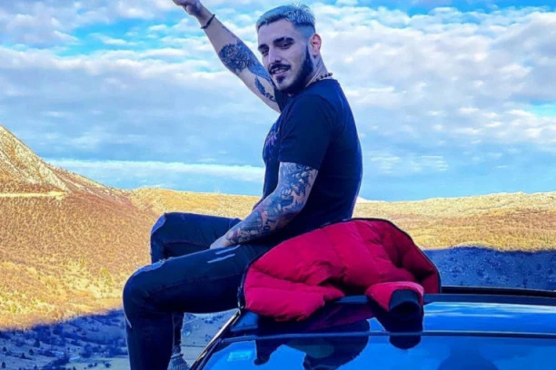 DARKO LAZIĆ OTVORIO GRAĐEVINSKU FIRMU: Evo gde folker gradi KOMPLEKS!