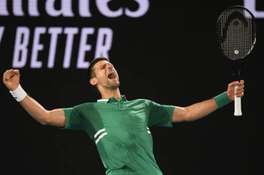 UDARIO ĐOKOVIĆA ISPOD POJASA: Nadal na SRAMAN način prokomentarisao Novakovu povredu!