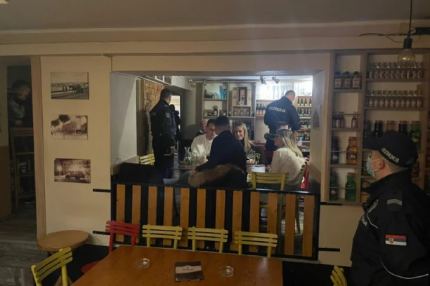 POČELO KAŽNJAVANJE! Od 22 sata ko nema kovid propusnicu plaća kaznu