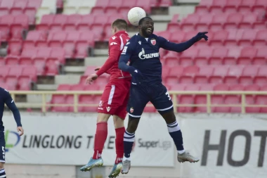 PODIGLA SE VELIKA PRAŠINA: Crveno-beli oštećeni - sudijski ekspert dao svoj sud, Partizan i Zvezda ponovo u centru pažnje!
