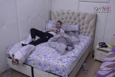 (VIDEO) NAJBOLJE SE STVARI DEŠAVAJU NOĆU! Danijel zapevao Miljani, a onda joj OVAKO ZAPRETO!