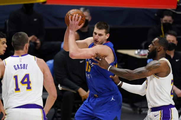 KAKO ĆE JOKIĆ REAGOVATI: NBA donela VAŽNU odluku za Nikolu i Nagetse!