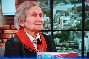 (FOTO) ONA JE NAJSTARIJA VOLONTERKA: Svaka njena rečenica je LEKCIJA! Preležala je koronu i poručila šta je jedino važno u životu