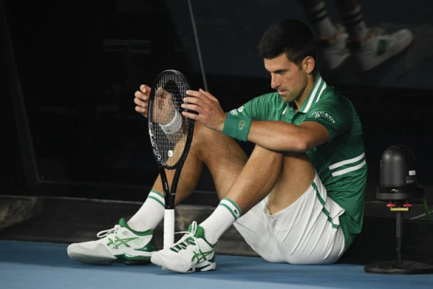 OVO GA JE BAŠ ZABOLELO: Đoković u SUZAMA!