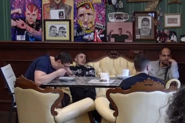 (VIDEO) Fran našao utehu u pabu posle prekida prijateljstva sa Ša: Razočaran, NIŠTA MU NIJE JASNO!