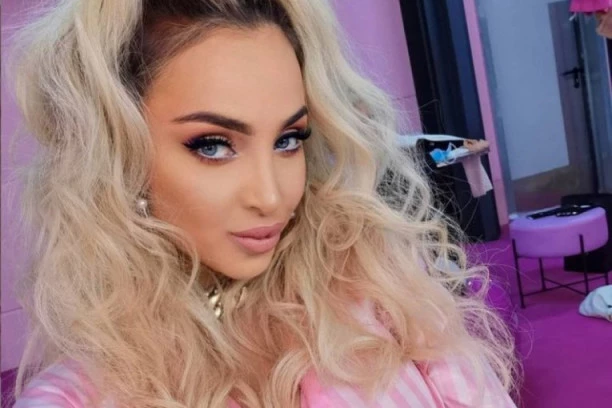 VOZIO JE KAMIONE DA BI ONA SNIMILA ALBUM: Ovo je suprug Maje Berović koji joj je finansirao karijeru!