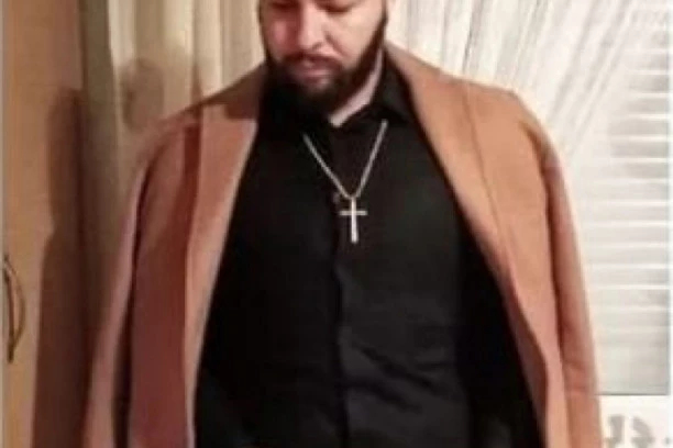 Učesnik RIJALITIJA pretrpeo TORTURU od žene TUKLA GA ČEKIĆEM ZA MESO i pljuvala mu u hranu!