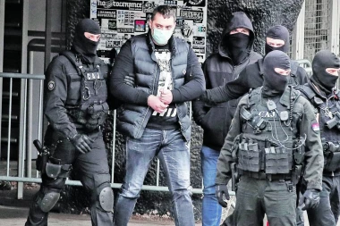 VELJA PRETVORIO STADION U FABRIKU DROGE: Otkrio da škaljarci imaju stan koji gleda na Humsku pa ih sve pobili