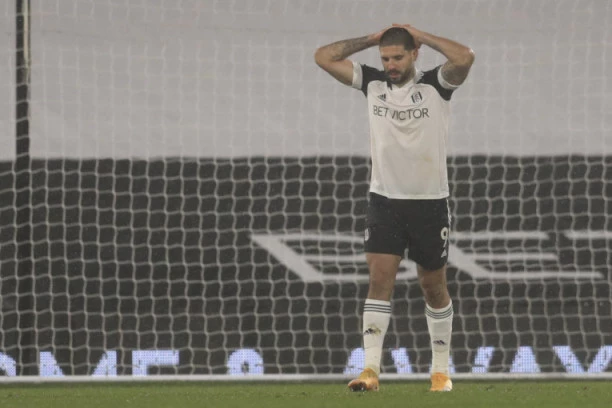 SRBIJA JE ČEKALA NJEGOVU REAKCIJU: Trener Fulama ŠOKIRAO rečima o Mitroviću!