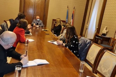 VESIĆ SE SASTAO SA PRAVIM HEROJIMA U BORBI PROTIV KORONE: Izašao im susret ponudom koja oduševljava