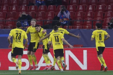 ČUDESNI MEČEVI U LŠ: Ronaldov Juventus doživeo ŠOKANTAN poraz, Holand sam pobedio Sevilju!