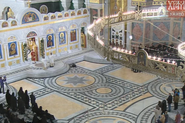 PRVI REZULTATI GLASANJA: Samo jedan vladika dobio više od polovine glasova