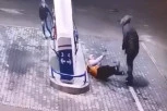 (VIDEO) ISPLIVAO SNIMAK SUROVOG UBISTVA! Na benzinskoj pumpi izvadio pištolj i hladnokrvno pucao!