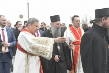 (VIDEO) PRVI SNIMAK NOVOG PATRIJARHA: Porfirije napustio hram Svetog Save