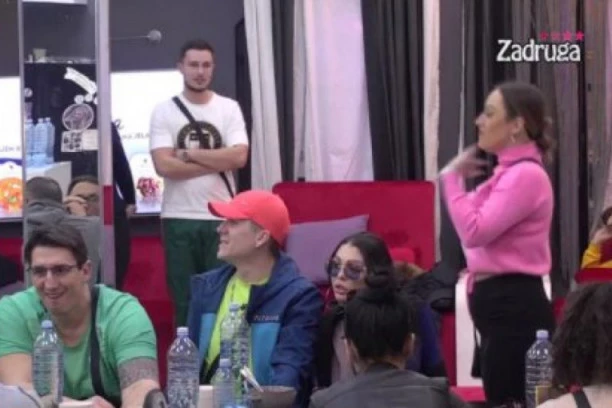 (VIDEO) HAOS ZA CRNIM STOLOM! SVE JE ZBOG RIJALITIJA, ONA VOLI ZOLU! Ana Bulatović udarila na Miljaninu vezu sa Danijelom!